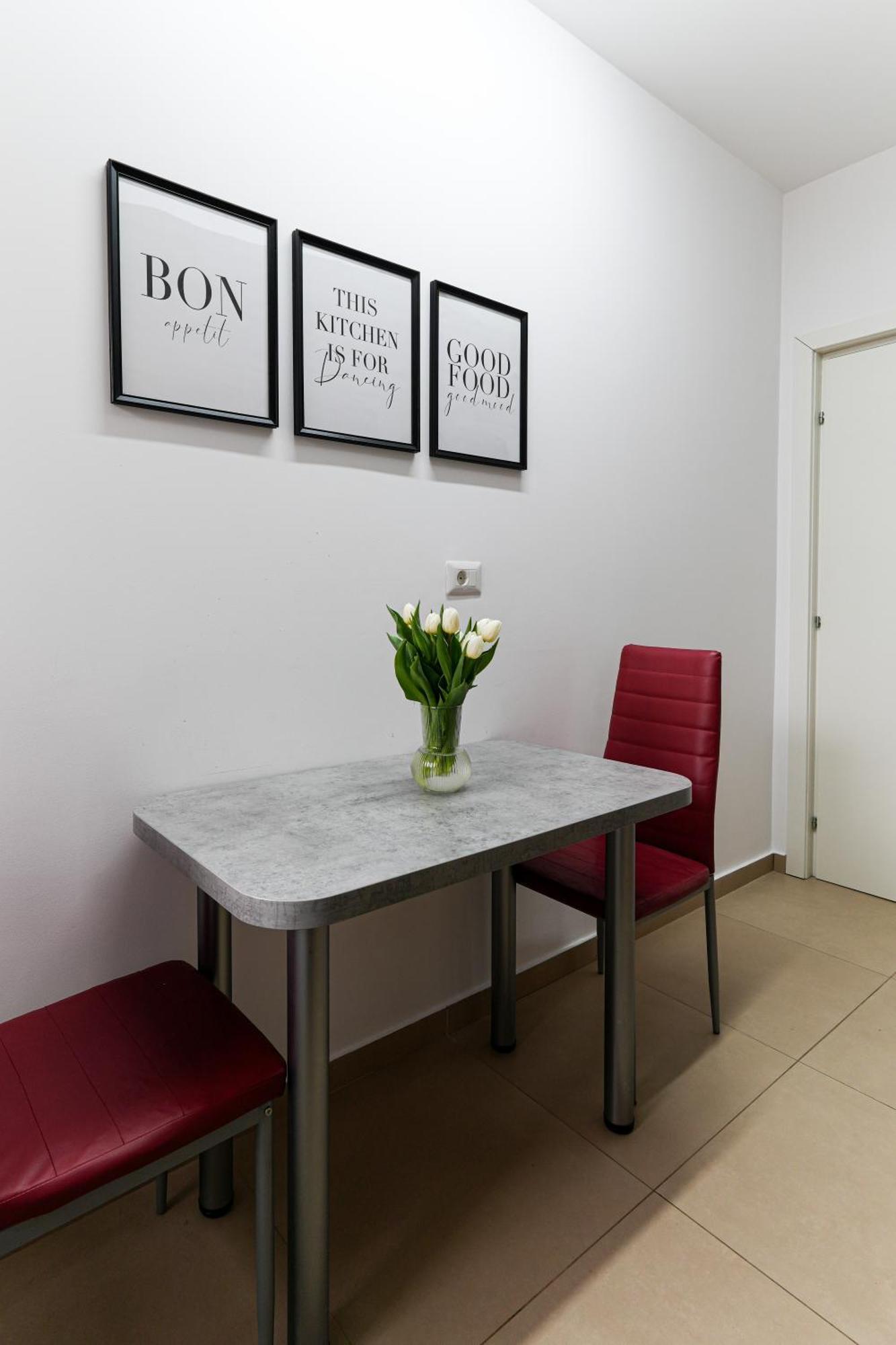 Amalia - Quiet 1Br Apartment With Parking & Wi-Fi 布加勒斯特 外观 照片